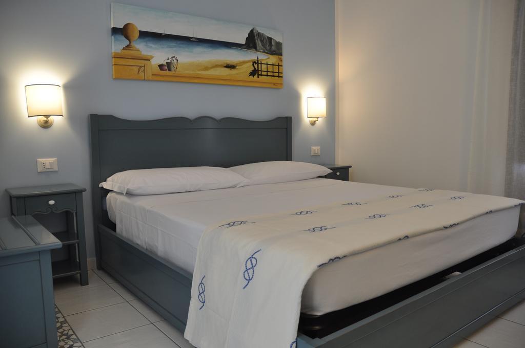 Athena Bed & Breakfast Bed & Breakfast San Vito Lo Capo Room photo